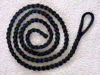 Lead - Medium braided black with Loop end